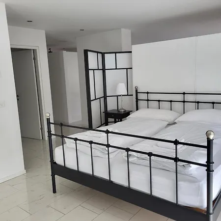 Vertical Apartament *